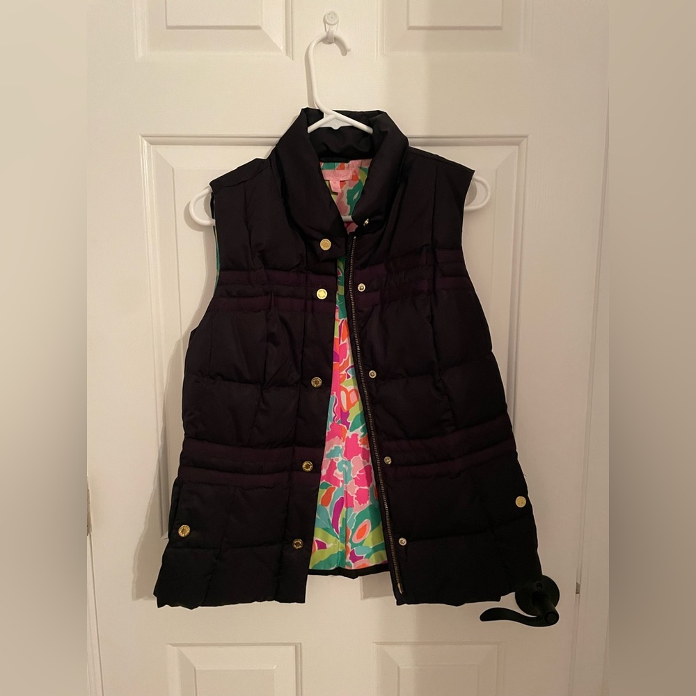Lilly Pulitzer Black Vest with Pattern on Inside - Size M